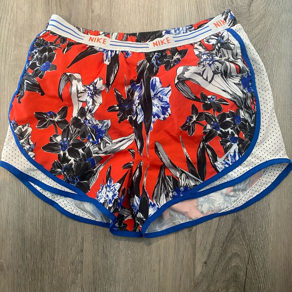 Nike Floral Tempo Dri-Fit running shorts, size small